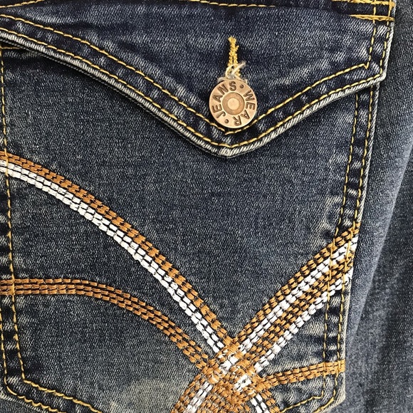 Distressed jeans - Picture 2 of 9